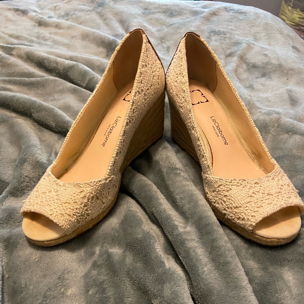 Liz Claiborne Beige/Cream Wedge Peep-Toe Espadrilles